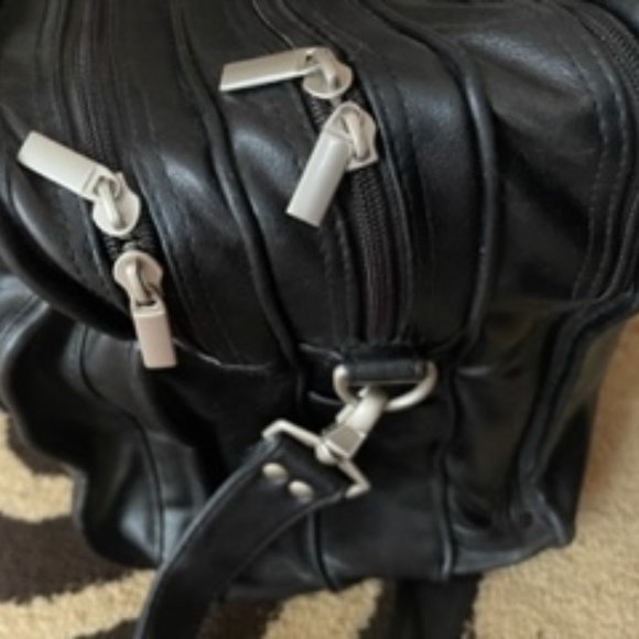 Large Leather Briefcase/Traveling Bag WM or Men - Picture 4 of 7